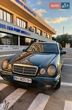 Седан Mercedes-Benz E-Class 1997 в Черноморске