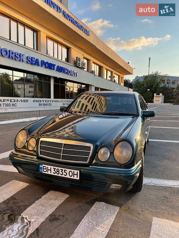 Седан Mercedes-Benz E-Class 1997 в 