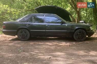 Седан Mercedes-Benz E-Class 1993 в 