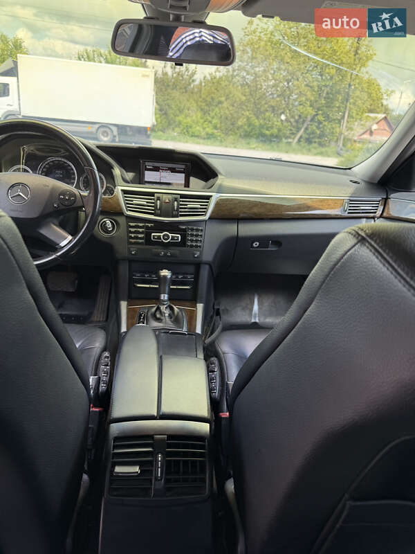 Седан Mercedes-Benz E-Class 2013 в Кременце