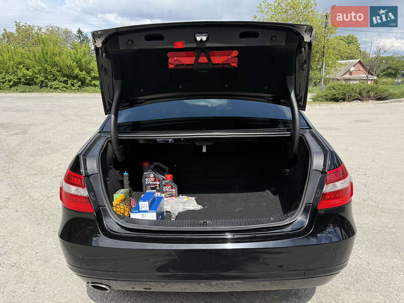 Седан Mercedes-Benz E-Class 2013 в Кременце