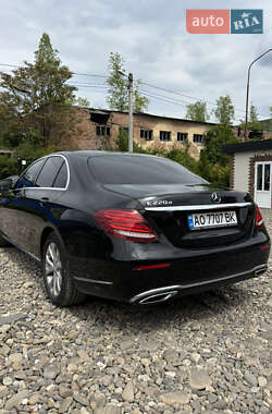 Седан Mercedes-Benz E-Class 2016 в 