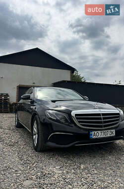 Седан Mercedes-Benz E-Class 2016 в 