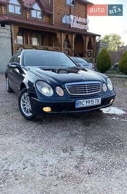 Седан Mercedes-Benz E-Class 2004 в Самборі
