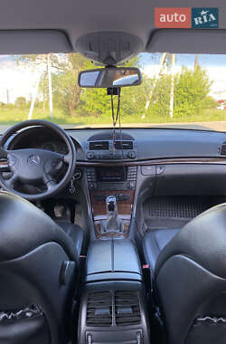 Седан Mercedes-Benz E-Class 2004 в 