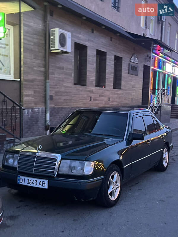Седан Mercedes-Benz E-Class 1987 в 