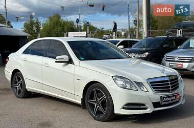 Седан Mercedes-Benz E-Class 2011 в 