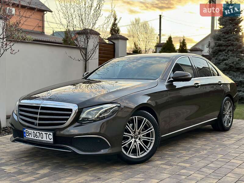 Седан Mercedes-Benz E-Class 2016 в 