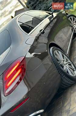 Седан Mercedes-Benz E-Class 2016 в 
