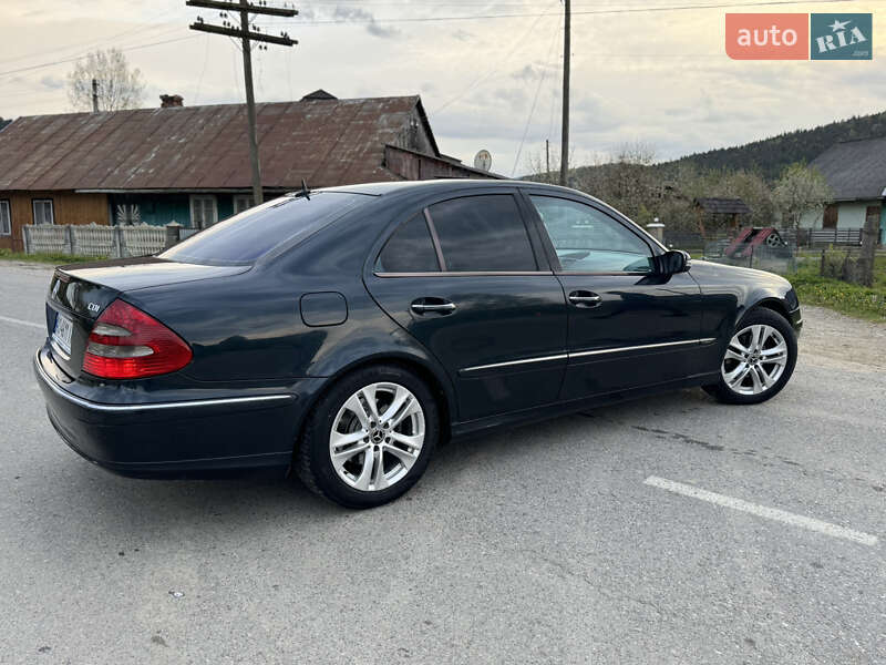 Седан Mercedes-Benz E-Class 2002 в Турке