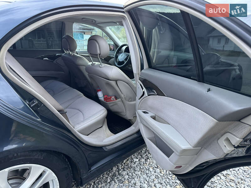 Седан Mercedes-Benz E-Class 2002 в Турке
