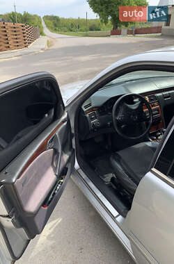Седан Mercedes-Benz E-Class 2000 в 