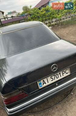 Седан Mercedes-Benz E-Class 1992 в 