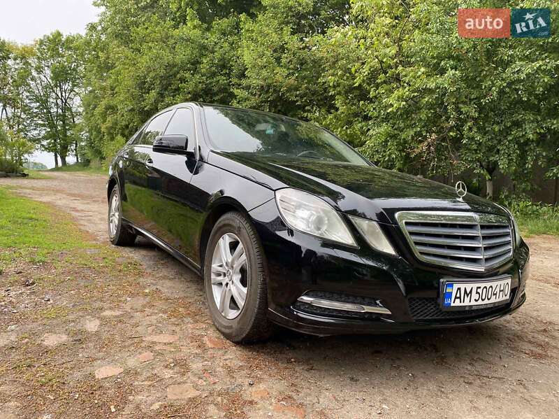 Mercedes-Benz E-Class 2011