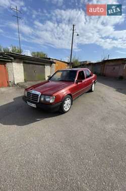 Седан Mercedes-Benz E-Class 1988 в Виннице
