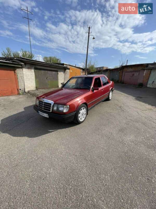 Mercedes-Benz E-Class 1988