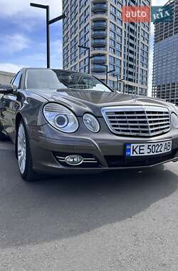 Седан Mercedes-Benz E-Class 2006 в Дніпрі