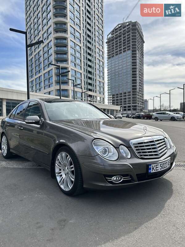 Седан Mercedes-Benz E-Class 2006 в Дніпрі