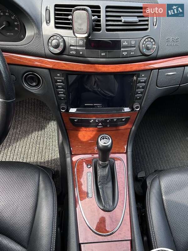 Седан Mercedes-Benz E-Class 2006 в Дніпрі