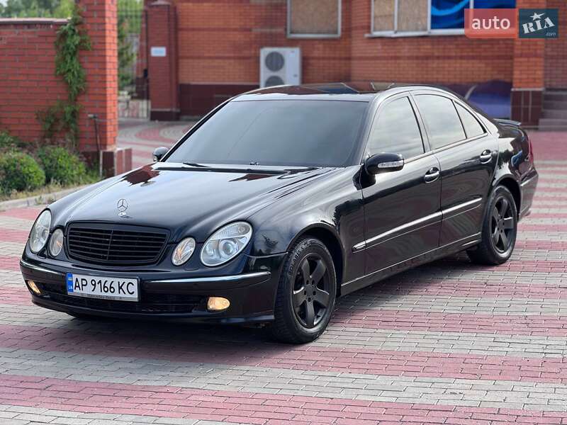 Mercedes-Benz E-Class 2002
