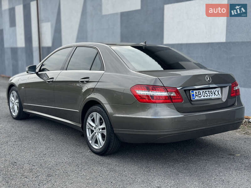 Седан Mercedes-Benz E-Class 2010 в Вінниці