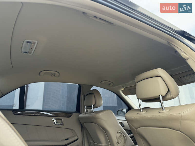 Седан Mercedes-Benz E-Class 2010 в Вінниці