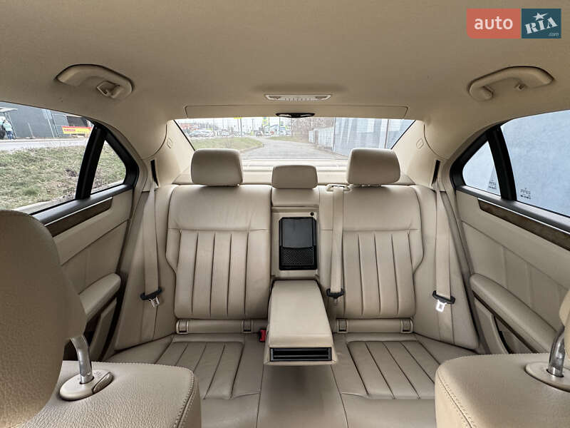 Седан Mercedes-Benz E-Class 2010 в Вінниці