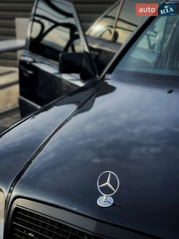 Седан Mercedes-Benz E-Class 1988 в Николаеве