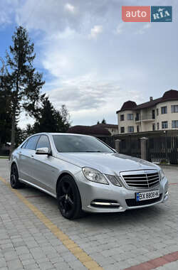 Седан Mercedes-Benz E-Class 2011 в Староконстантинове