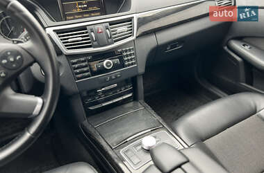 Седан Mercedes-Benz E-Class 2011 в 
