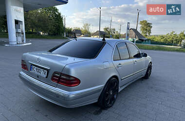 Седан Mercedes-Benz E-Class 2000 в 