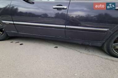 Седан Mercedes-Benz E-Class 2000 в 
