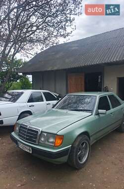 Седан Mercedes-Benz E-Class 1987 в Ивано-Франковске
