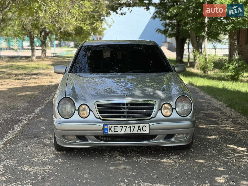 Седан Mercedes-Benz E-Class 2001 в Запоріжжі