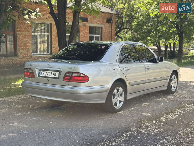 Седан Mercedes-Benz E-Class 2001 в Запоріжжі