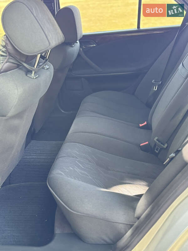 Седан Mercedes-Benz E-Class 2001 в Запоріжжі