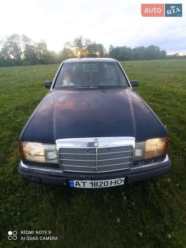 Седан Mercedes-Benz E-Class 1990 в 