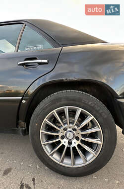 Седан Mercedes-Benz E-Class 1995 в 