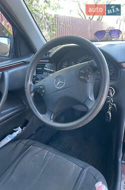 Седан Mercedes-Benz E-Class 2000 в 