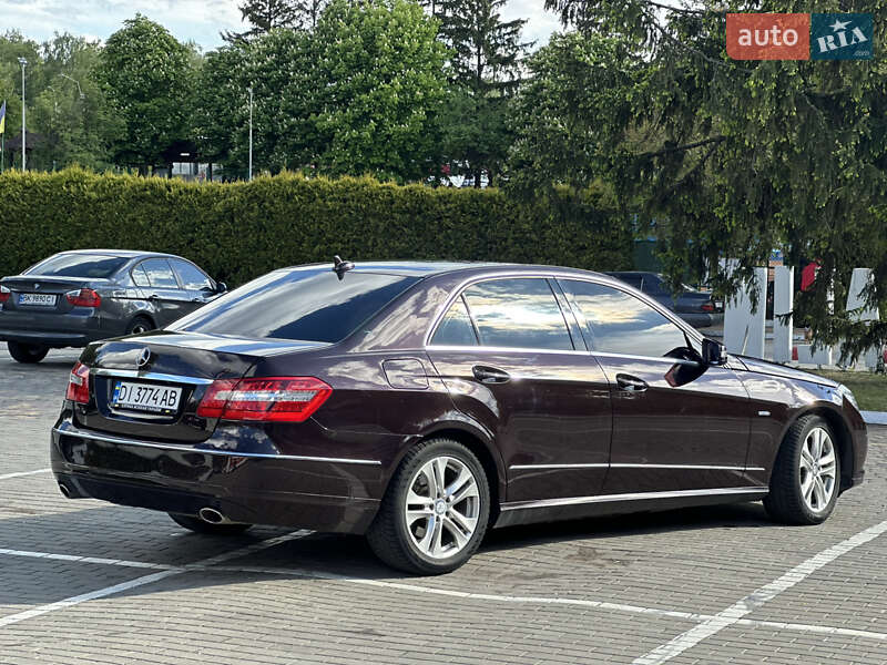 Седан Mercedes-Benz E-Class 2010 в Луцке