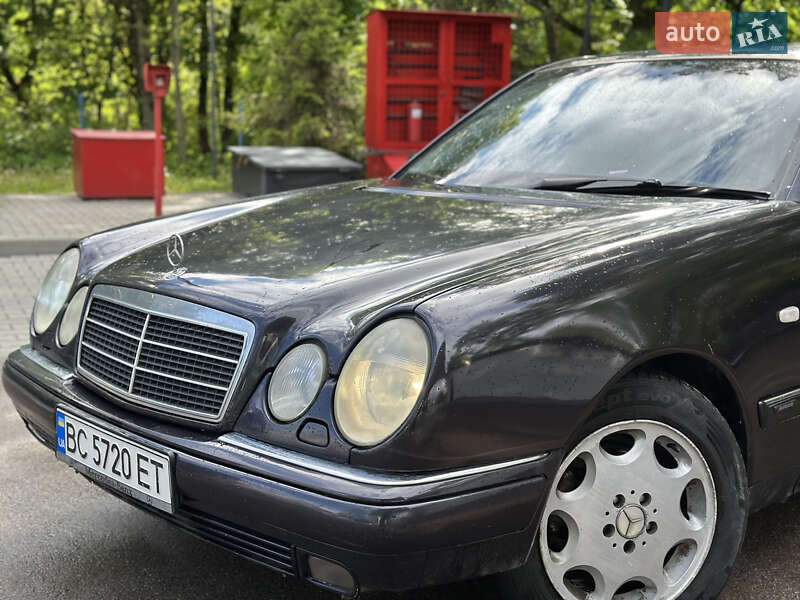 Седан Mercedes-Benz E-Class 1996 в Тернополі