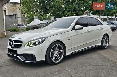 Седан Mercedes-Benz E-Class 2011 в 