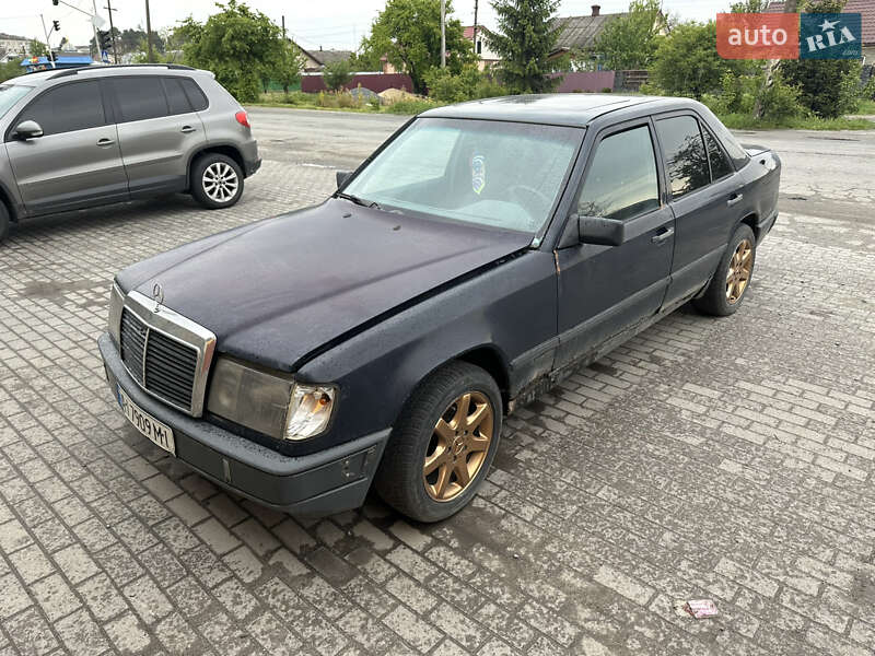 Седан Mercedes-Benz E-Class 1987 в 