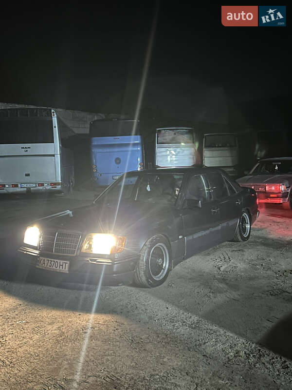 Седан Mercedes-Benz E-Class 1987 в Києві