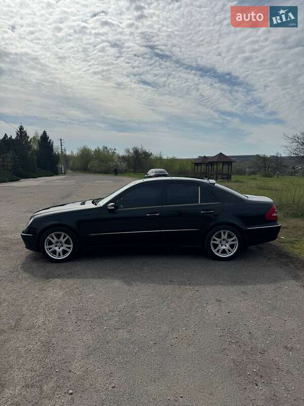 Седан Mercedes-Benz E-Class 2005 в Кривом Роге