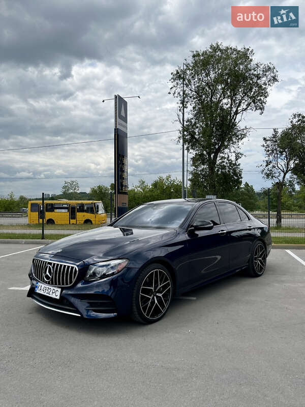Седан Mercedes-Benz E-Class 2017 в 