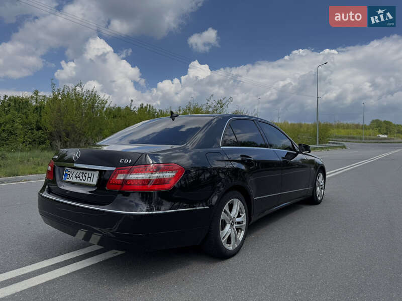Седан Mercedes-Benz E-Class 2010 в Хмельницькому
