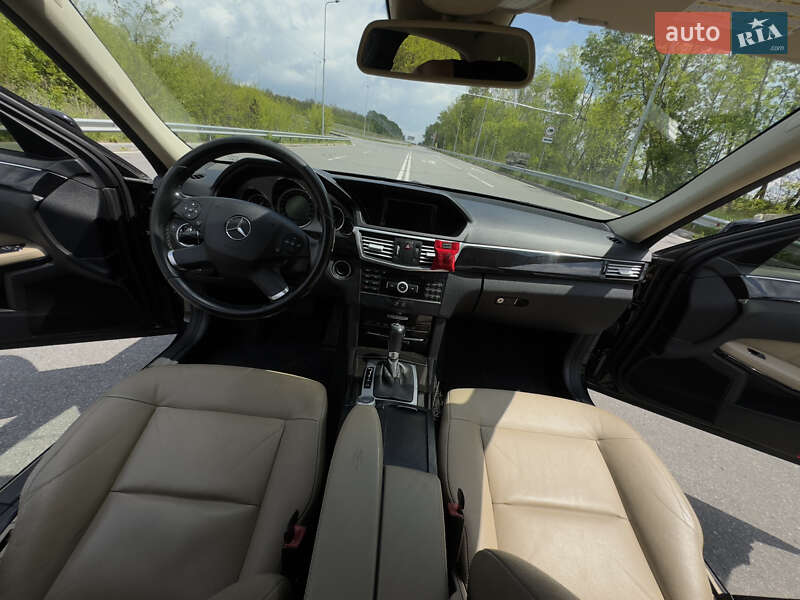 Седан Mercedes-Benz E-Class 2010 в Хмельницькому