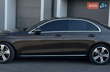Седан Mercedes-Benz E-Class 2017 в 