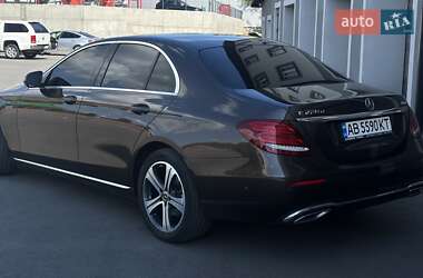 Седан Mercedes-Benz E-Class 2017 в 